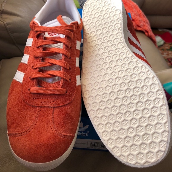 le adidas gazzella unisex 55men7wmns poshmark le adidas gazzella unisex 55men7wmns poshmark